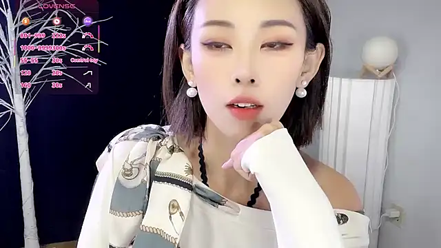 xiaoyue8888 online show from 10-08-25, 01:58