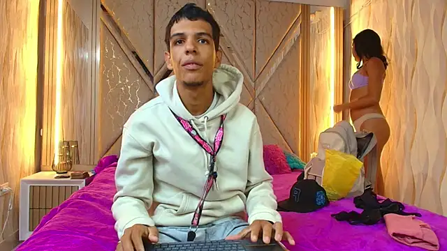 Snapshot of Hotcouple_222 chatting on 11-11-25, 07:30 Hotcouple 222 online show from 11-11-25, 07:30