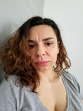 Snapshot of Victoria_Vergara chatting on 03-26-26, 12:44 Victoria Vergara online show from 03-26-26, 12:44