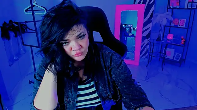 MaryHarrys online show from 10-21-25, 08:20