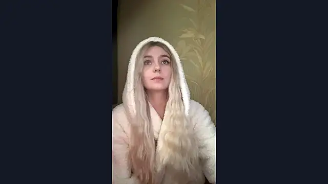 Snapshot of sindi_love_u chatting on 10-19-25, 09:32 sindi love u online show from 10-19-25, 09:32