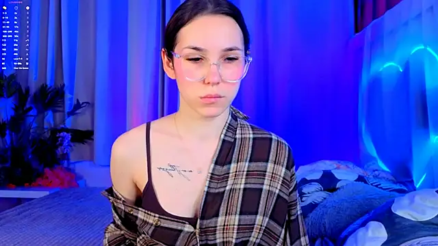 -CindyLou online show from 12-21-25, 05:25