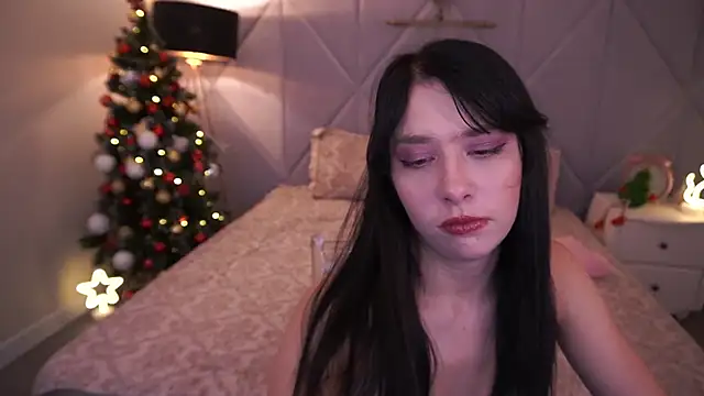 Snapshot of LiviaShy chatting on 12-14-25, 01:38 LiviaShy online show from 12-14-25, 01:38