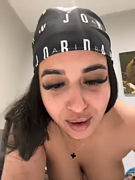 LilMisIndianx online show from 10-14-25, 07:03