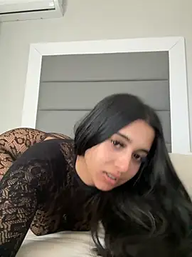 LilMisIndianx online show from 11-24-25, 09:42