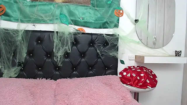 pinky f00x online show from 10-10-25, 01:15