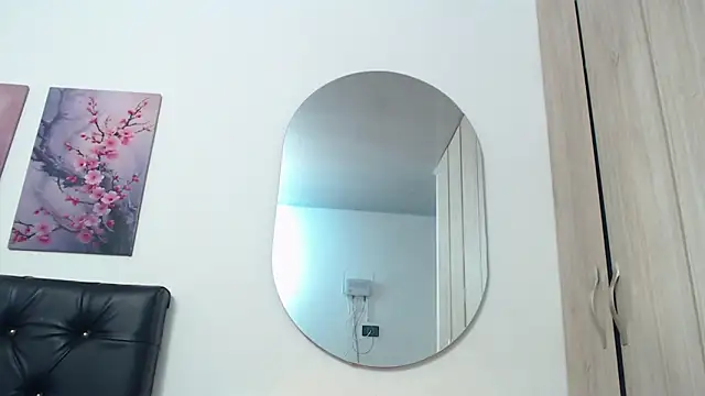 pinky f00x online show from 11-18-25, 08:02