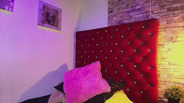 Victoria Thompson1 online show from 10-14-25, 09:04