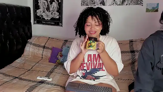 Snapshot of chloe_kisses chatting on 09-12-25, 10:26 chloe kisses online show from 09-12-25, 10:26