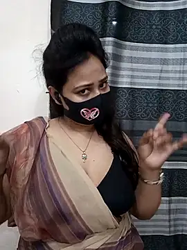 Snapshot of Mow_955 chatting on 10-28-25, 06:32 Mow 955 online show from 10-28-25, 06:32