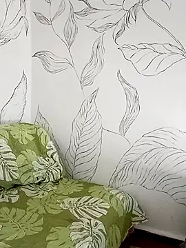 Snapshot of Catty_Lady chatting on 09-11-25, 04:07 Catty Lady online show from 09-11-25, 04:07