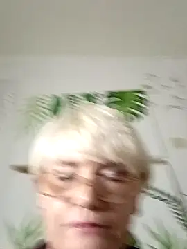 Snapshot of Catty_Lady chatting on 11-06-25, 08:10 Catty Lady online show from 11-06-25, 08:10