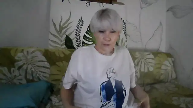 Snapshot of Catty_Lady chatting on 11-11-25, 05:57 Catty Lady online show from 11-11-25, 05:57