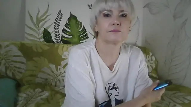 Snapshot of Catty_Lady chatting on 11-15-25, 04:58 Catty Lady online show from 11-15-25, 04:58