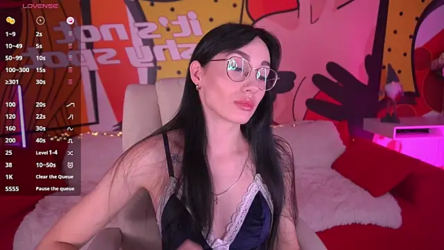 EviLune online show from 12-18-25, 07:36