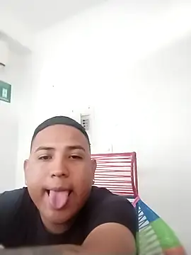 Snapshot of SOY0119DIEGO chatting on 09-20-25, 02:18 SOY0119DIEGO online show from 09-20-25, 02:18