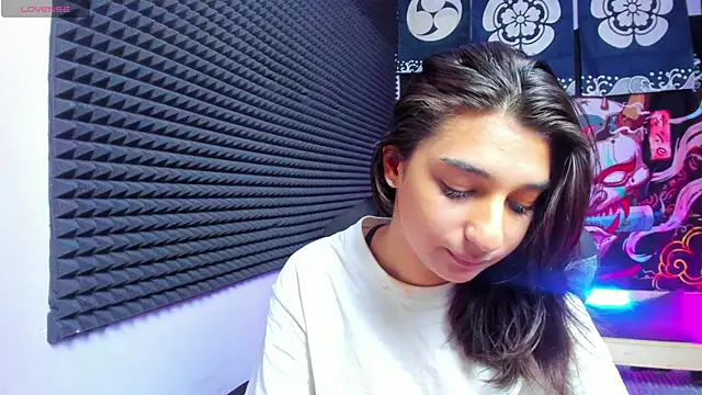 Elfy Rare  online show from 10-14-25, 03:02