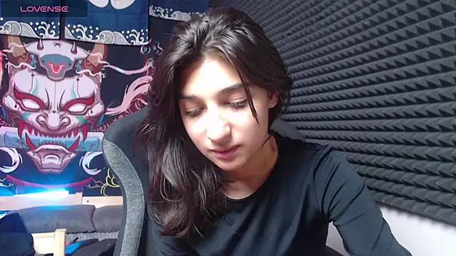 Elfy Rare  online show from 11-14-25, 08:07