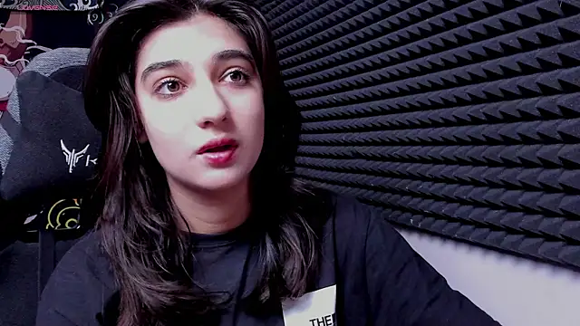 Elfy Rare  online show from 11-21-25, 08:29