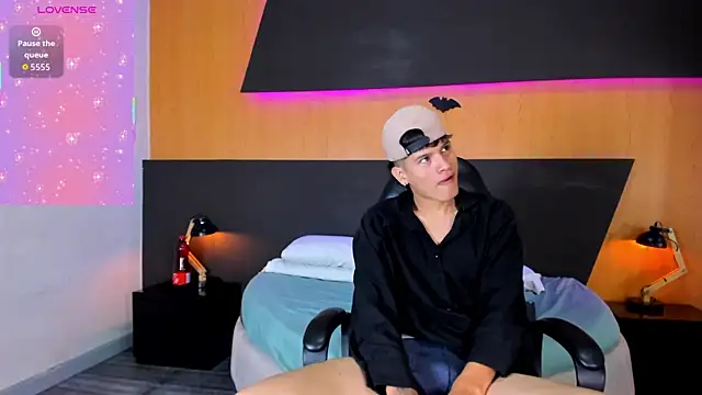 Dakota Monroe online show from 11-05-25, 11:54