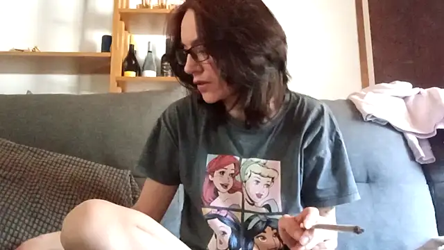 Snapshot of Goticmom chatting on 04-16-26, 01:12 Goticmom online show from 04-16-26, 01:12