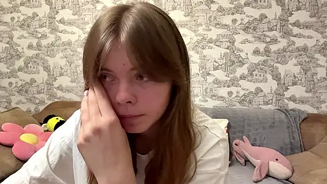 CoralinaEastoy online show from 09-10-25, 08:20
