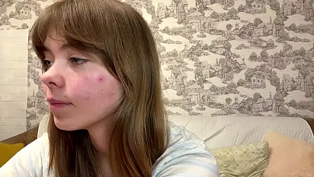CoralinaEastoy online show from 10-07-25, 09:01