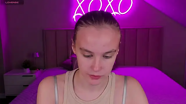 Snapshot of Carolin_Miller chatting on 11-15-25, 10:34 Carolin Miller online show from 11-15-25, 10:34