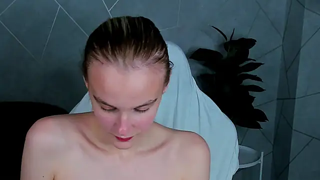 Snapshot of Carolin_Miller chatting on 11-15-25, 10:37 Carolin Miller online show from 11-15-25, 10:37