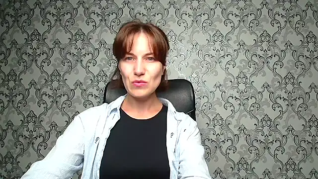 Snapshot of Kelly_Kisss chatting on 10-17-25, 03:58 Kelly Kisss online show from 10-17-25, 03:58