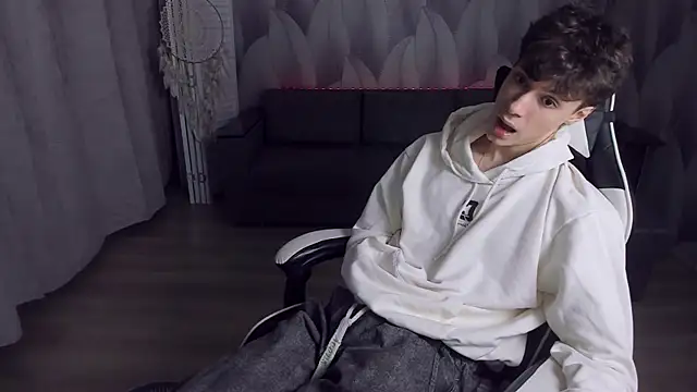 Edvard Blare online show from 10-23-25, 04:06