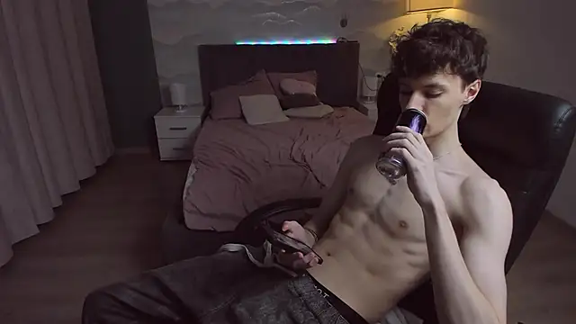 Edvard Blare online show from 10-26-25, 05:08