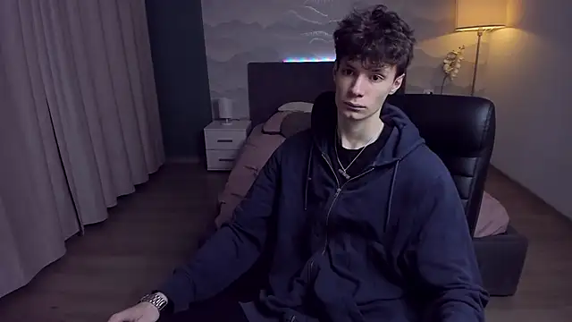 Edvard Blare online show from 10-30-25, 03:46