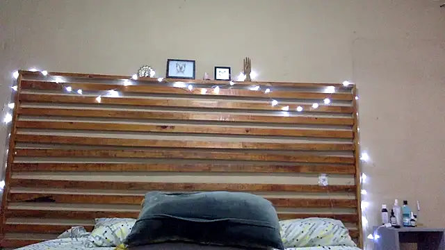 NaughtyInGlasses online show from 12-14-25, 03:45