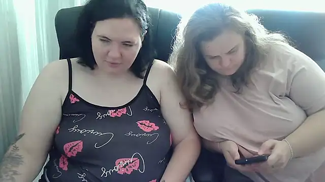 HollyXEva online show from 09-16-25, 08:15