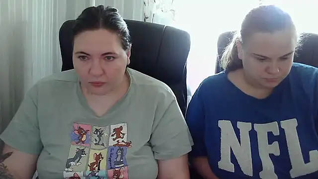 HollyXEva online show from 09-26-25, 12:42