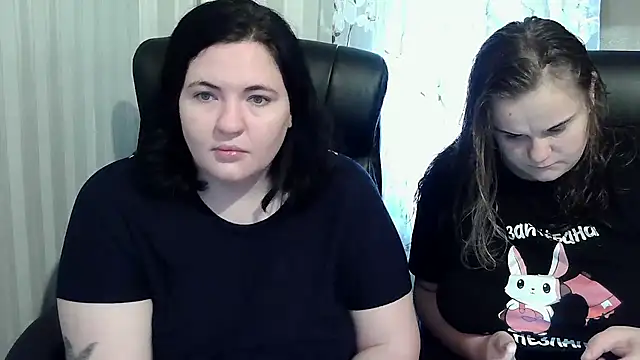 HollyXEva online show from 10-02-25, 12:34