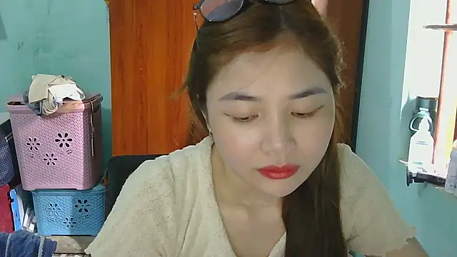 Uhem112 online show from 10-16-25, 01:50