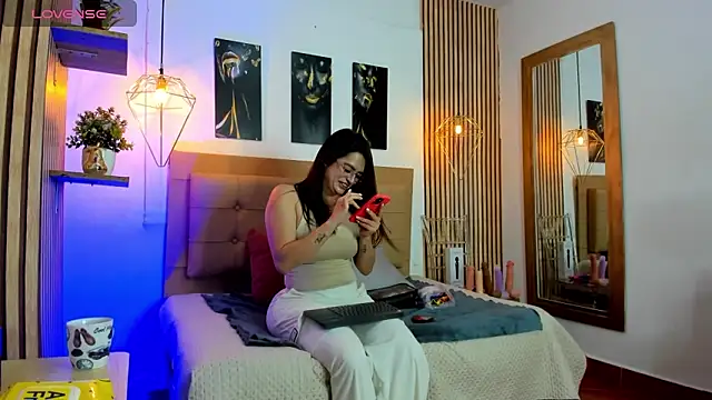 Snapshot of _samanthaa_foxx chatting on 10-03-25, 11:29 samanthaa foxx online show from 10-03-25, 11:29