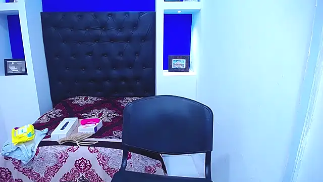 LauraMossart online show from 11-14-25, 11:13