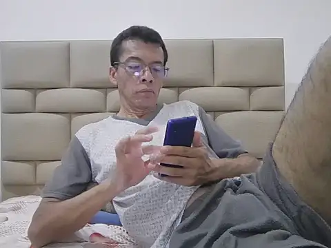 skinnylatino51 online show from 02-03-26, 01:15