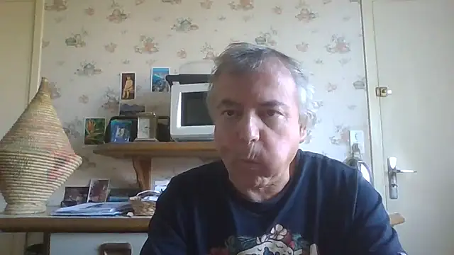 Snapshot of gegevincent chatting on 10-13-25, 12:38 gegevincent online show from 10-13-25, 12:38