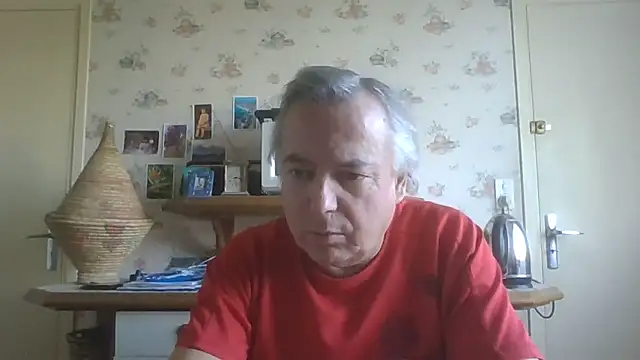 Snapshot of gegevincent chatting on 02-21-26, 01:23 gegevincent online show from 02-21-26, 01:23