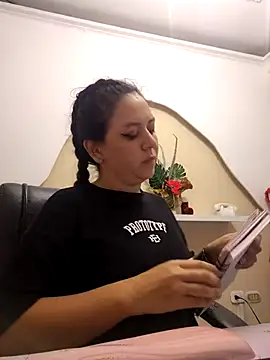 Snapshot of Abbyjoness21 chatting on 11-08-25, 10:30 Abbyjoness21 online show from 11-08-25, 10:30