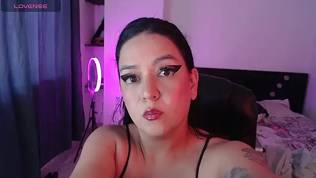 Snapshot of Abbyjoness21 chatting on 12-22-25, 06:38 Abbyjoness21 online show from 12-22-25, 06:38