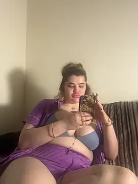 Snapshot of aydabella7777 chatting on 12-14-25, 07:51 aydabella7777 online show from 12-14-25, 07:51