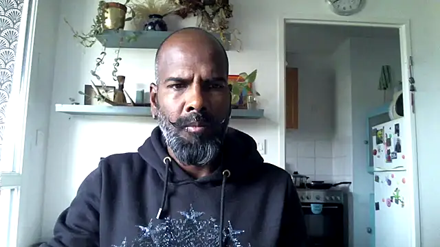 Snapshot of frenchblackc31 chatting on 09-13-25, 07:41 frenchblackc31 online show from 09-13-25, 07:41