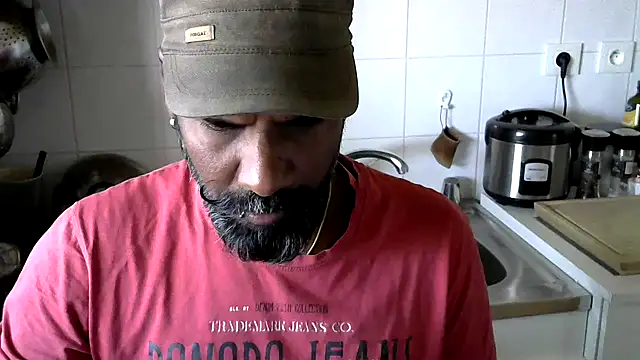 Snapshot of frenchblackc31 chatting on 09-18-25, 08:49 frenchblackc31 online show from 09-18-25, 08:49