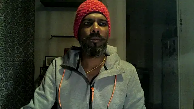 Snapshot of frenchblackc31 chatting on 10-13-25, 04:45 frenchblackc31 online show from 10-13-25, 04:45