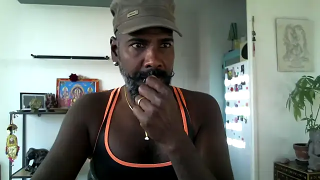 Snapshot of frenchblackc31 chatting on 10-14-25, 03:46 frenchblackc31 online show from 10-14-25, 03:46